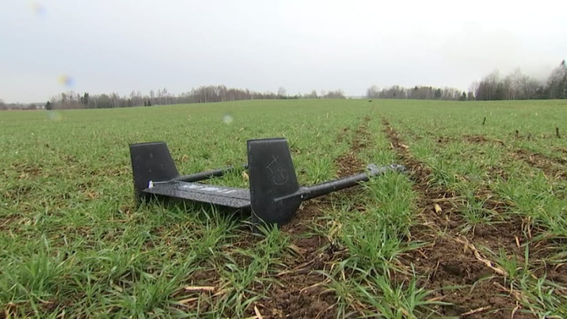 Повітряна тривога у країнах Балтії: невідомі дрони порушили кордони Латвії та Естонії – подробиці (фото)