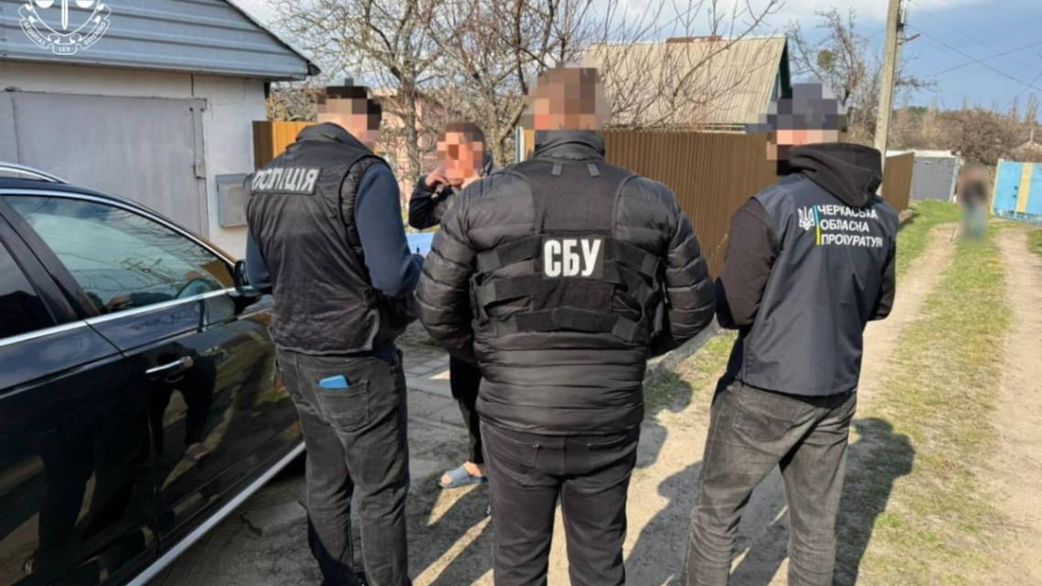 В Умані викрили розкрадання коштів на відновленні будинку після ракетного удару