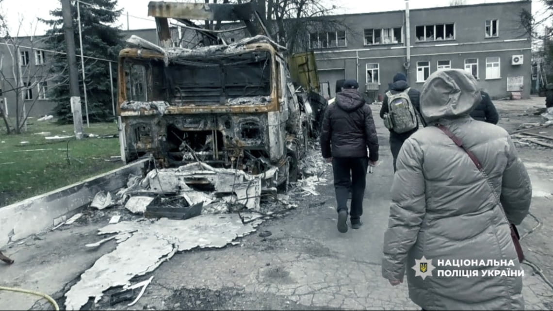 Воєнні злочини на Київщині: поліція встановила причетних до катувань цивільних (Відео)