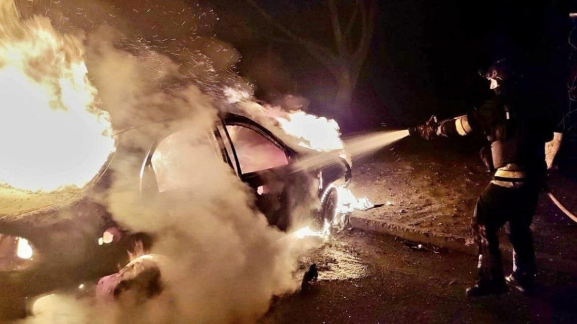 Ворожі дрони атакували Дніпро: пошкоджено будинки та авто – фото