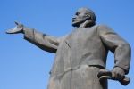 "Леніна продали": на аукціоні у Чопі скульптура ідола пролетаріату пішла з молотка за понад 250 тис. грн