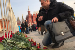 В Росії акції пам'яті через теракт у Петербурзі переросли у затримання мітингарів