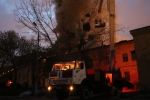 Густа хмара диму та полум'я: у Києві спалахнула пожежа на заводі – відео