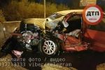 На околиці Києва в ДТП потрапила родина з дитиною в салоні