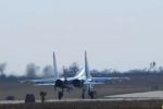 Военные провели учения в Ровенской области: самолеты садились прямо на трассу Киев-Чоп – впечатляющие видео