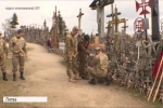 "За нашу і вашу свободу": в Литві волонтери встановили пам'ятний хрест загиблим українським воїнам