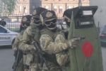 Чітко і злагоджено: спецпідрозділ КОРД провів навчання зі звільнення захопленого банку – відео