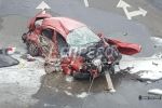 У центрі Києва таксі врізалося у відбійник – водій загинув, пасажиру відірвало руку