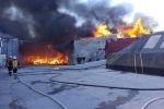 Під Києвом горіли склади місцевої суконної фабрики – пожежу ліквідовано (оновлено)