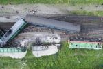 Залізнична аварія на Хмельниччині: з'явилися фото з висоти пташиного польоту 