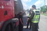 На Чернігівщині поліція затримала караван вантажівок із львівським сміттям – відео
