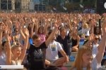 "Марафон без метушні": у Києві зафіксували національний рекорд наймасовішого тренування з йоги – відео