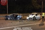Поліцейська погоня у Києві: патрульний Prius у лобову зіткнувся з Mitsubishi – фото, відео