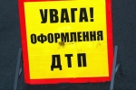 Врізався в дерево та спалахнув: на Харківщині унаслідок ДТП загинуло 2 осіб 