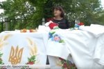 Ворожі обстріли, солдатська каша й концерт: Як у прифронтовій Красногорівці святкували день міста – сюжет