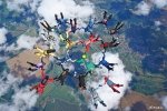 Під Харковом українські парашутисти встановили національний рекорд – відео