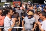 "Ями по коліно": на Житомирщині місцеві перекрили трасу на знак протесту