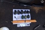 Поліція показала арсенал зброї, що був знайдений у розтрощеному на мосту Патона ВАЗі