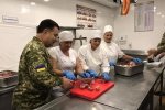 Вареники та бісквіти: що побачив Полторак на кухні для військових – фоторепортаж