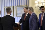 У Канаді Порошенко зустрівся із парламентаріями на чолі з філантропом Борисом Вжесневським – подробиці