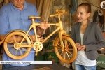 Диво-майстри: як батько та син на раритетних верстатах створюють дерев'яні ровери