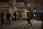 У Києві протестувальники розгромили скандальну недобудовану АЗС