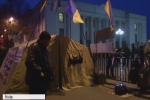 Наметове містечко під Радою завмерло в очікуванні