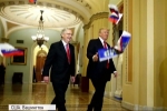 "Трамп – це зрада": президента США просто в Капітолії закидали російськими прапорами – відео