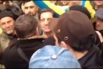 У Києві під будівлею суду невідомі накинулись на Зоряна Шкіряка – ЗМІ