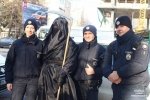 У Хмельницькому патрульні та "смерть" ловили порушників ПДР