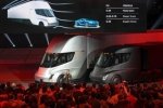 Tesla показала в дії свою першу електрофуру – відео