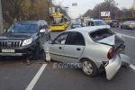 У Києві сталася масштабна ДТП: на проспекті утворився величезний затор – фото