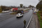На контрольних пунктах у районі АТО у чергах стоять 470 авто