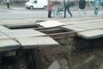 6 метрів завширшки і понад 3 завглибшки: У Києві під трамвайними рейками обвалилася земля