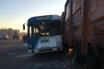 На Одещині у порту зіткнулись автобус та вантажний потяг, є постраждалі