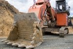Росія видобуває в Криму токсичний пісок для будівництва Керченського мосту – МінТОТ