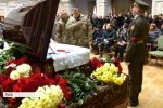"Труна потопає у квітах": як проводжали в останній путь Леоніда Каденюка
