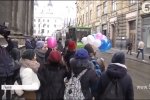 На згадку Лесі Українки: у Львові артисти драмтеатру влаштували поетичну акцію в трамваях