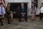"Школи беззахисні перед маніяками": Трамп запропонував озброїти американських вчителів