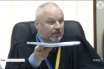 Суд у справі екс-беркутівців: як прокурори та адвокати у "процесуальний пінг-понг" зіграли