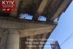 Ще один "втомився": в Києві біля "Видубичів" обвалилася частина шляхопроводу