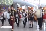 Від народного до рок-хітів: в аеропорту Львова для пасажирів влаштували музичне дійство