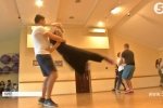 "Не бійся, падай, я тебе втримаю": як українські військові, волонтерки й журналістки через танець оповідають свою історію