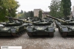 Турчинов урочисто передав армії модернізовані БТР-4, танки Т-80 і Т-64БВ