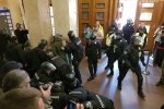 У Київраді депутата облили "зеленкою" і надавали стусанів – подробиці