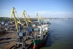 "На причалах немає роботи": через тотальний огляд РФ до Маріуполя не можуть зайти 7 суден