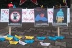 У Болгарії ялинку від РФ прикрасили жовтими та блакитними корабликами: світ долучається до символічного флешмобу