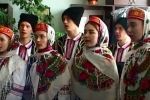 Як у Бердичеві студенти заробляють на благодійність автентичними колядками – сюжет