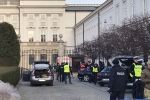 У Польщі неспокійно: чоловік намагався протаранити машиною ворота президентського палацу