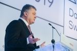 Зустріч у Давосі: як пройшли перші негласні "дебати" Порошенка із кандидатами в президенти України – політолог